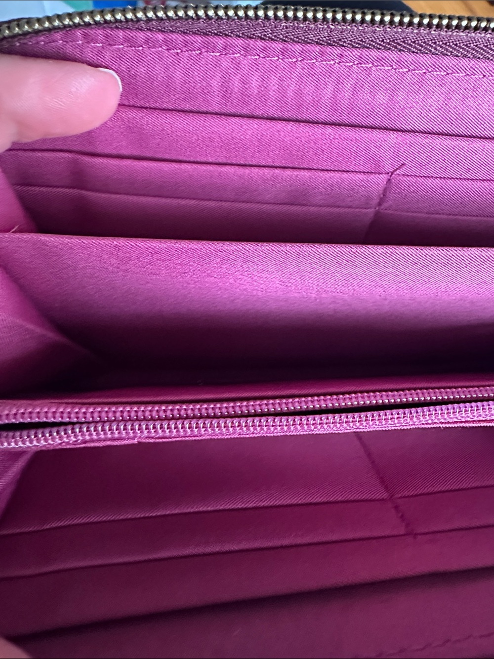 Travelon Red /pink Patterned RFID Wallet with Front Zip Pocket 🌺🌸 - Picture 5 of 7